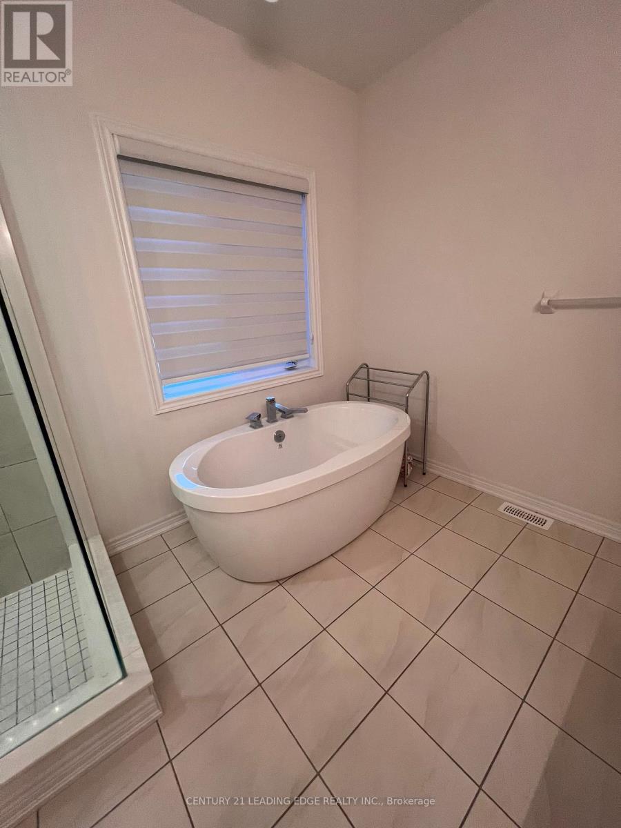 28 Vickery Street, Whitby, Ontario  L1P 0L2 - Photo 19 - E13824042