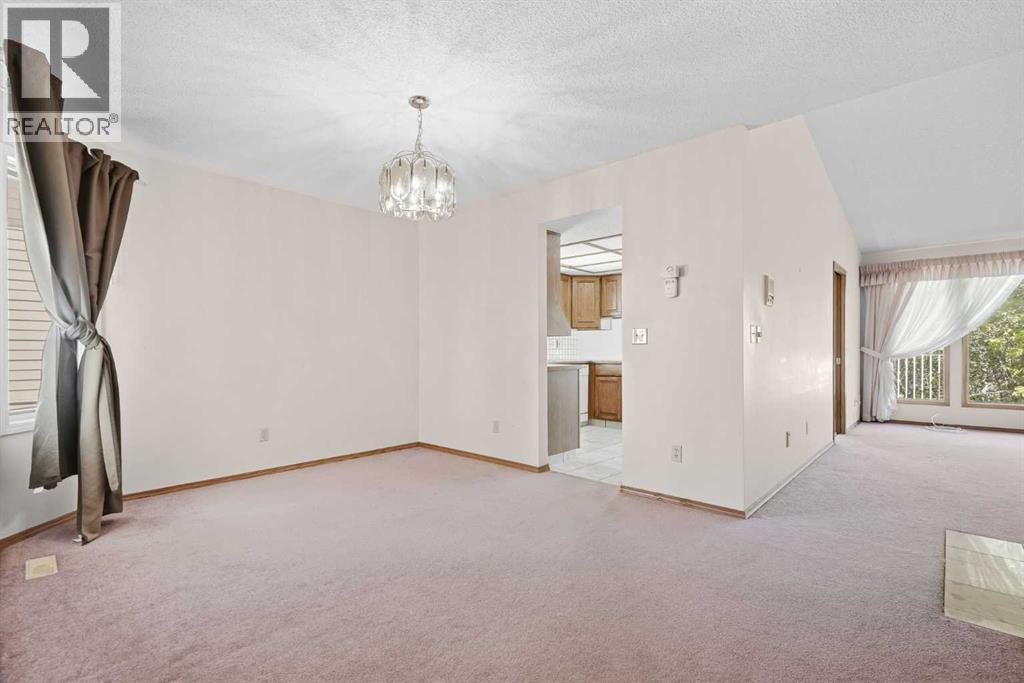 109 Shawnee Rise SW, Calgary, Alberta T2Y 2S1 - Photo 8 - A2346812