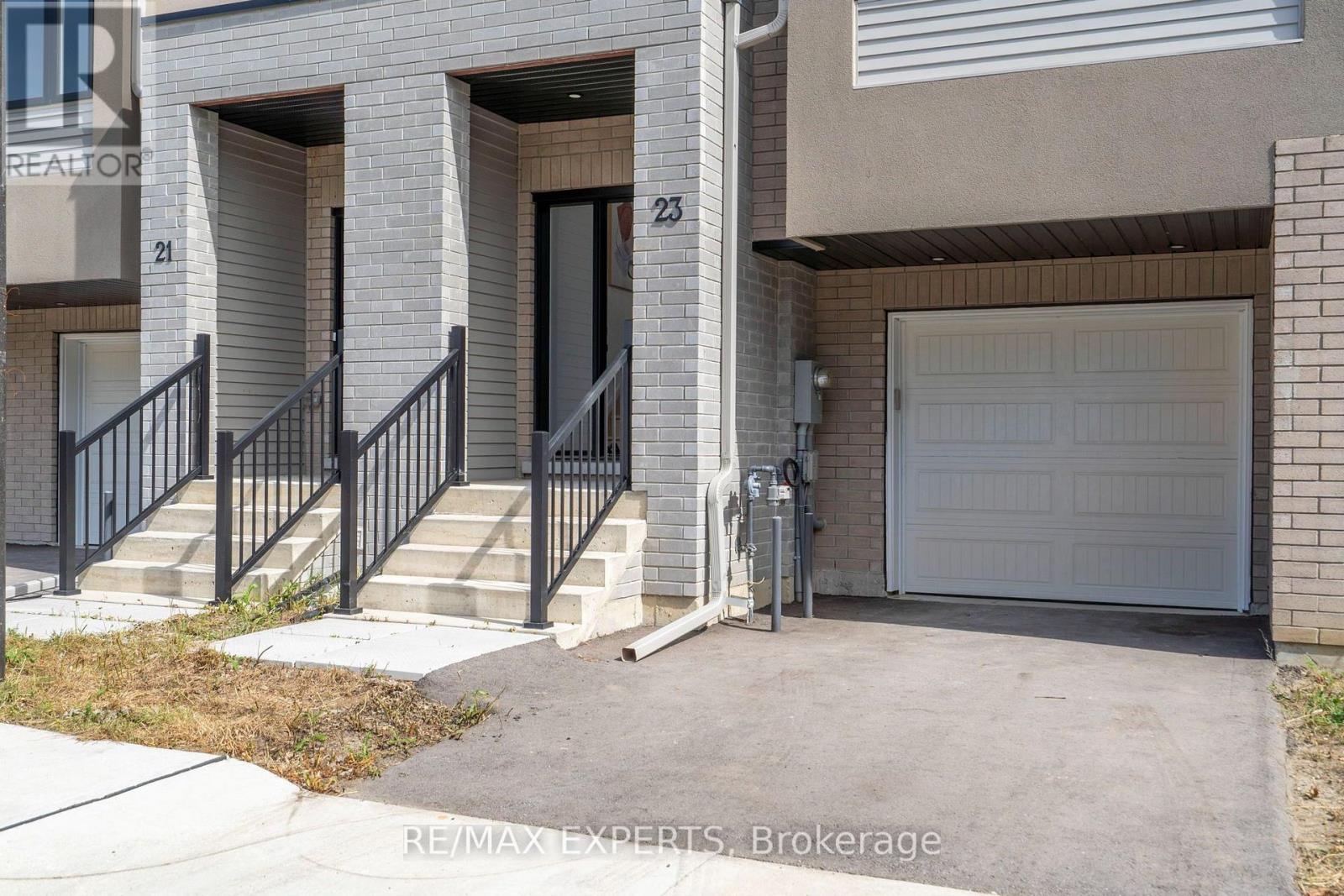 23 Carl Hill Lane, Richmond Hill, Ontario  L4C 7A6 - Photo 7 - N13823816