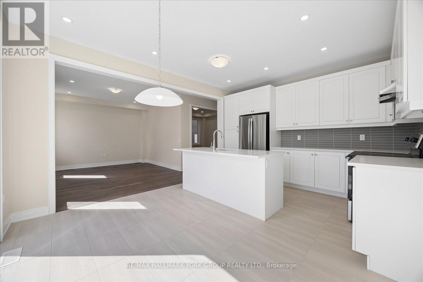 278 Walter English Drive, East Gwillimbury, Ontario  L9N 0Z4 - Photo 13 - N13823818