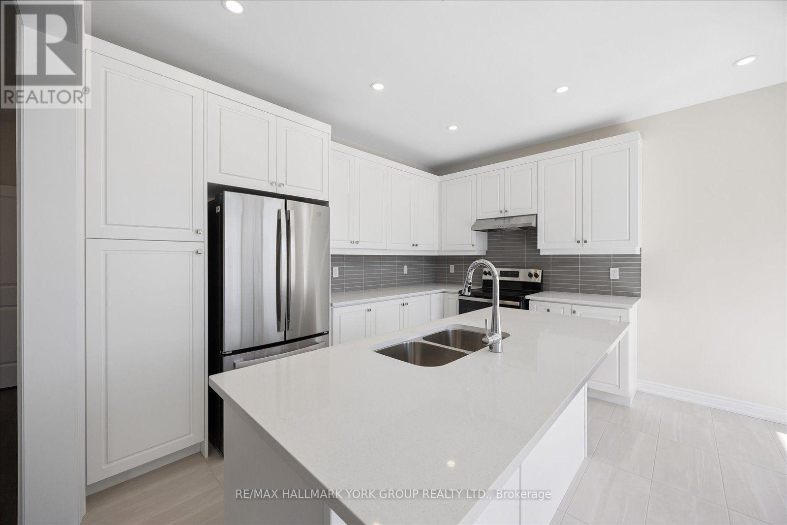 278 Walter English Drive, East Gwillimbury, Ontario  L9N 0Z4 - Photo 16 - N13823818