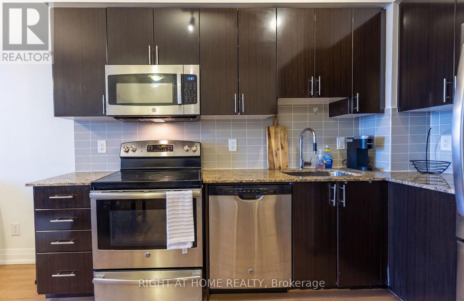 815 - 7167 Yonge Street, Markham, Ontario  L3T 0C9 - Photo 5 - N13823874