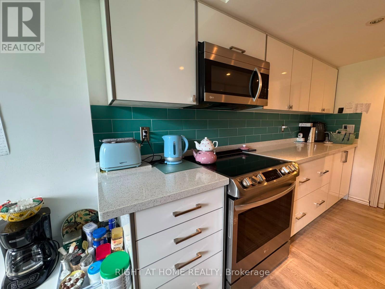 210 - 7250 Yonge Street, Vaughan, Ontario  L4J 7X1 - Photo 16 - N13823886