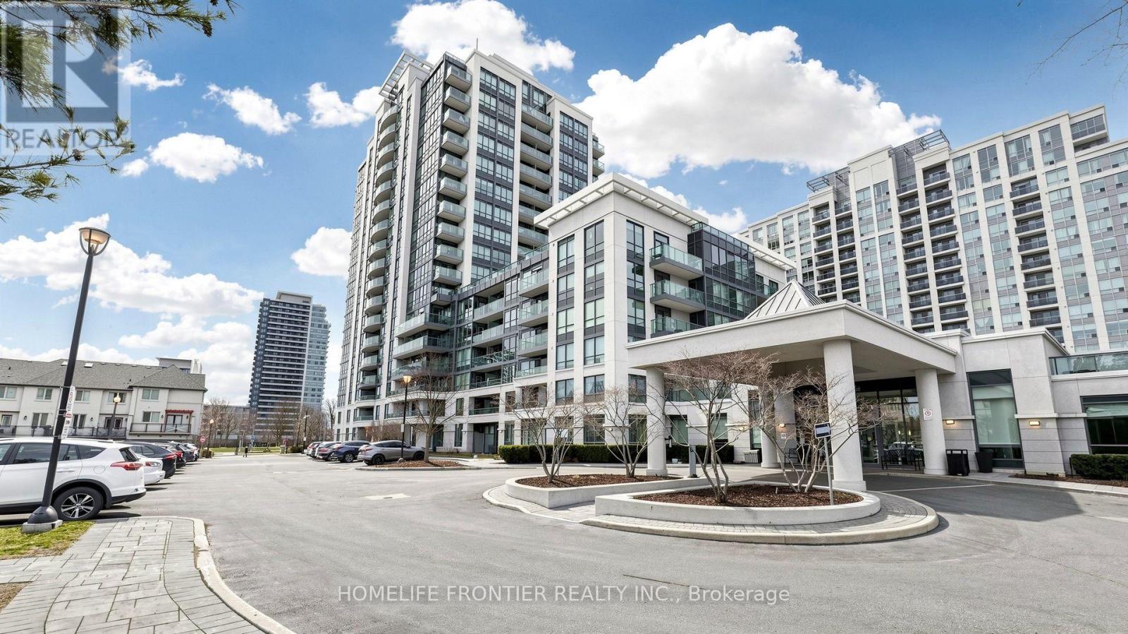 $579,000108 - 20 North Park Road, Vaughan, Ontario