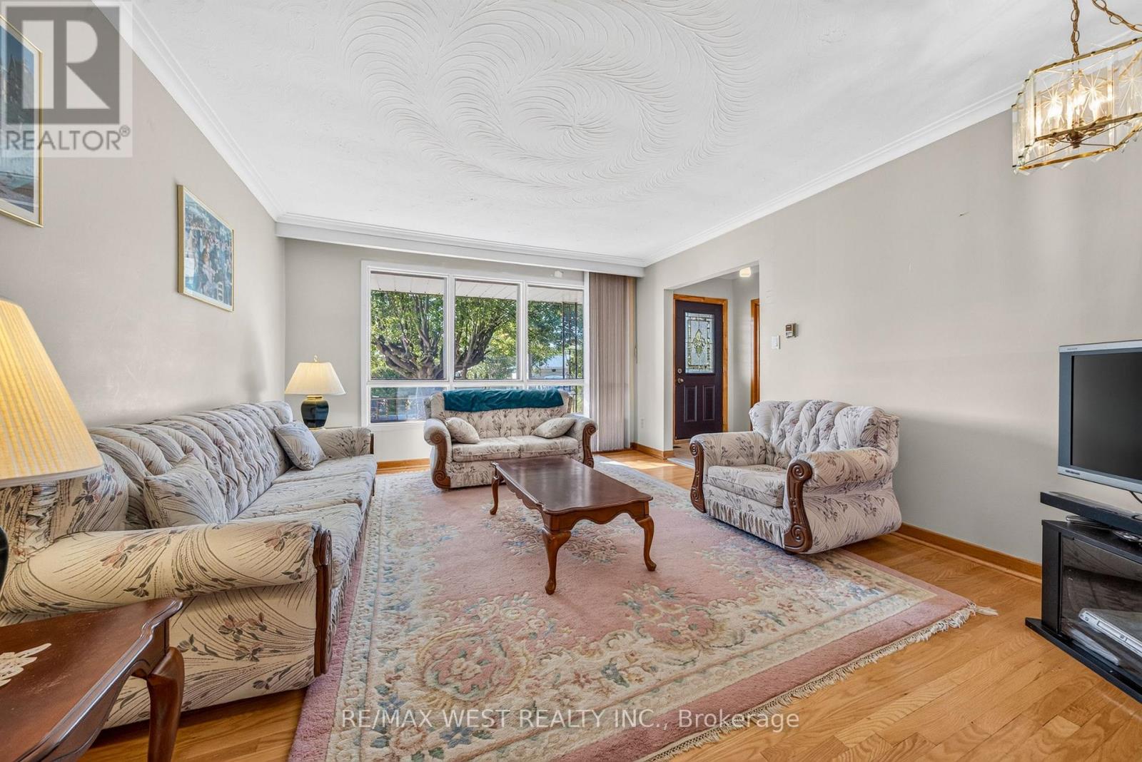 18 Pheasant Valley Court, Markham, Ontario  L3T 2H1 - Photo 2 - N13824068