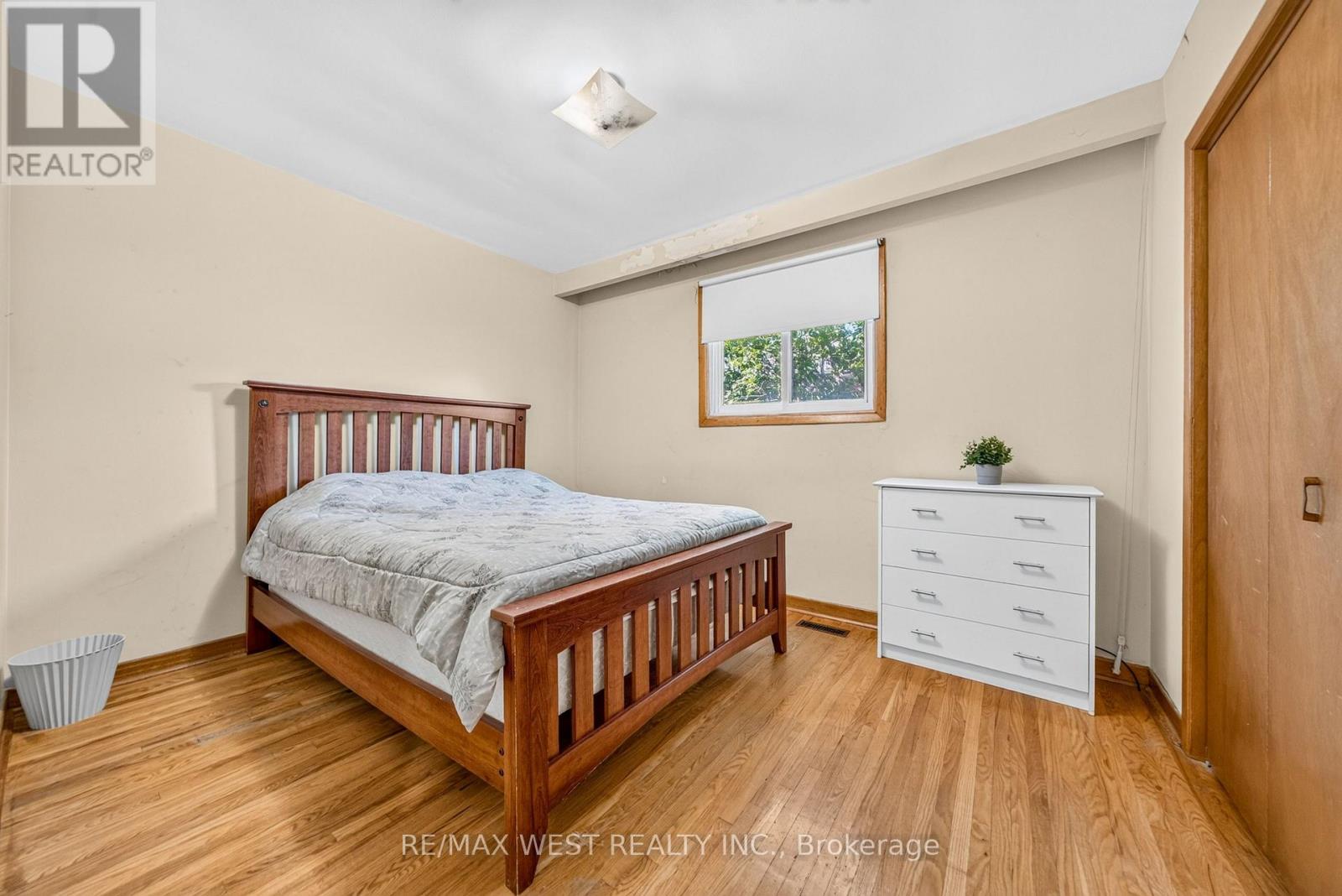 18 Pheasant Valley Court, Markham, Ontario  L3T 2H1 - Photo 7 - N13824068