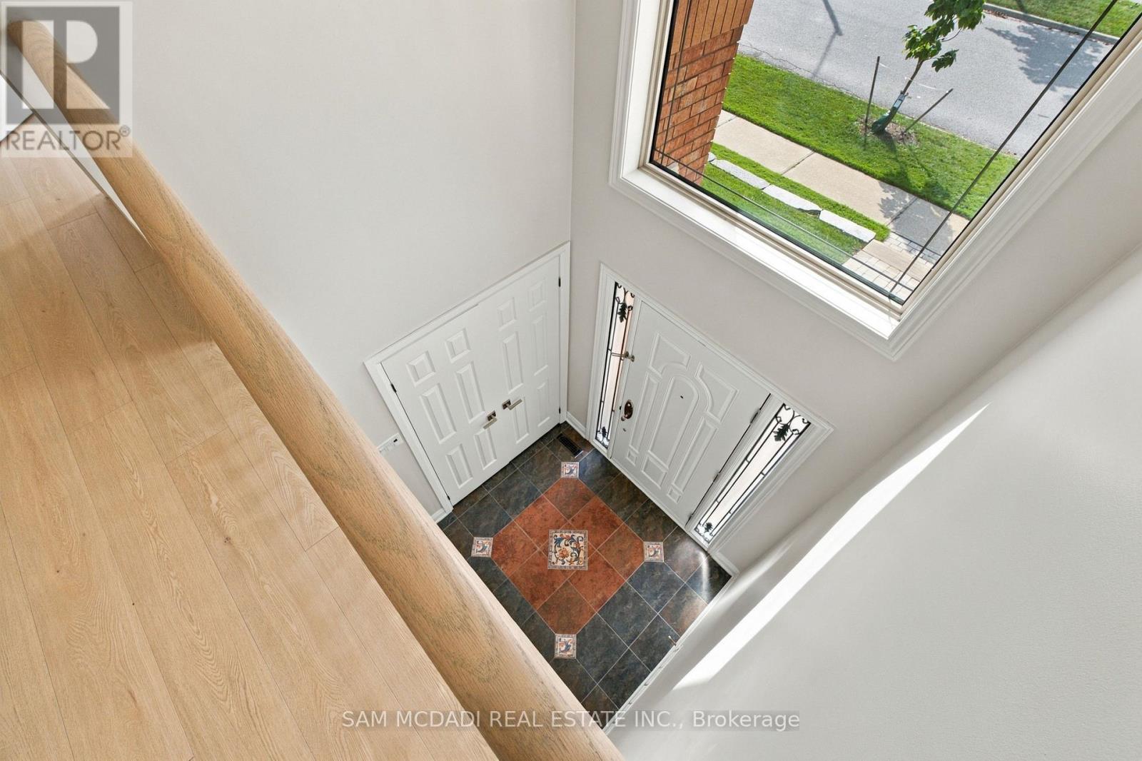 5289 Fallingbrook Drive, Mississauga, Ontario  L5V 1N8 - Photo 17 - W13823920