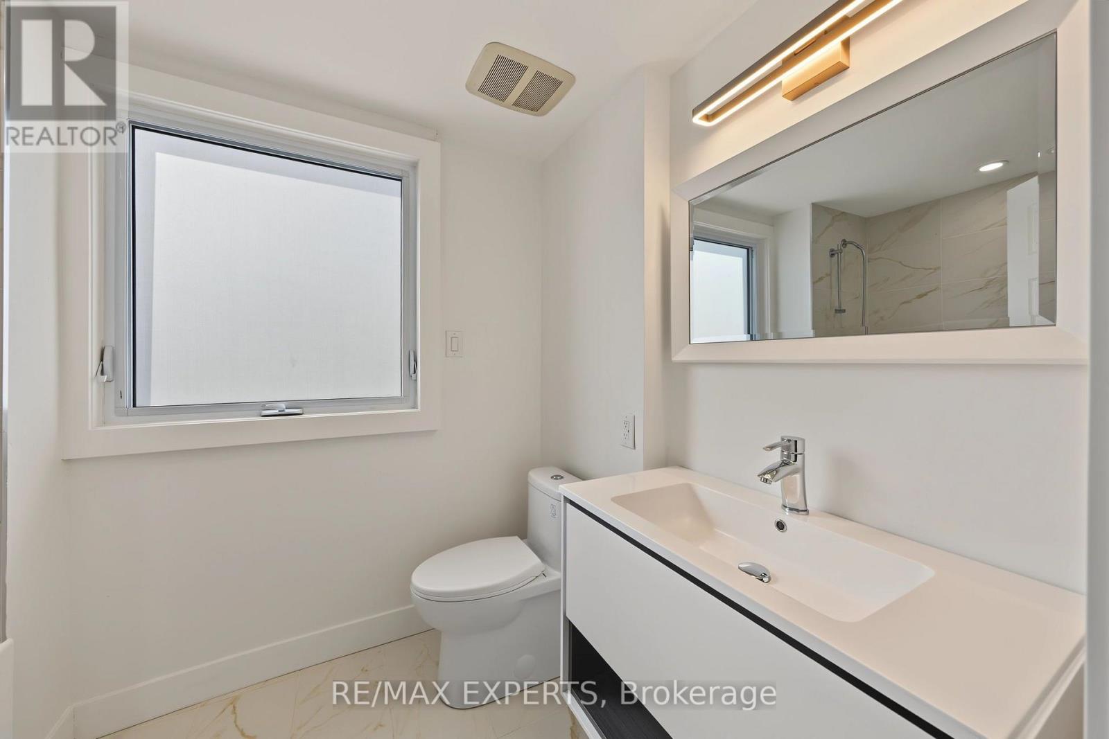 3 Greenacres Road, Toronto, Ontario  M6M 4A6 - Photo 19 - W13824032