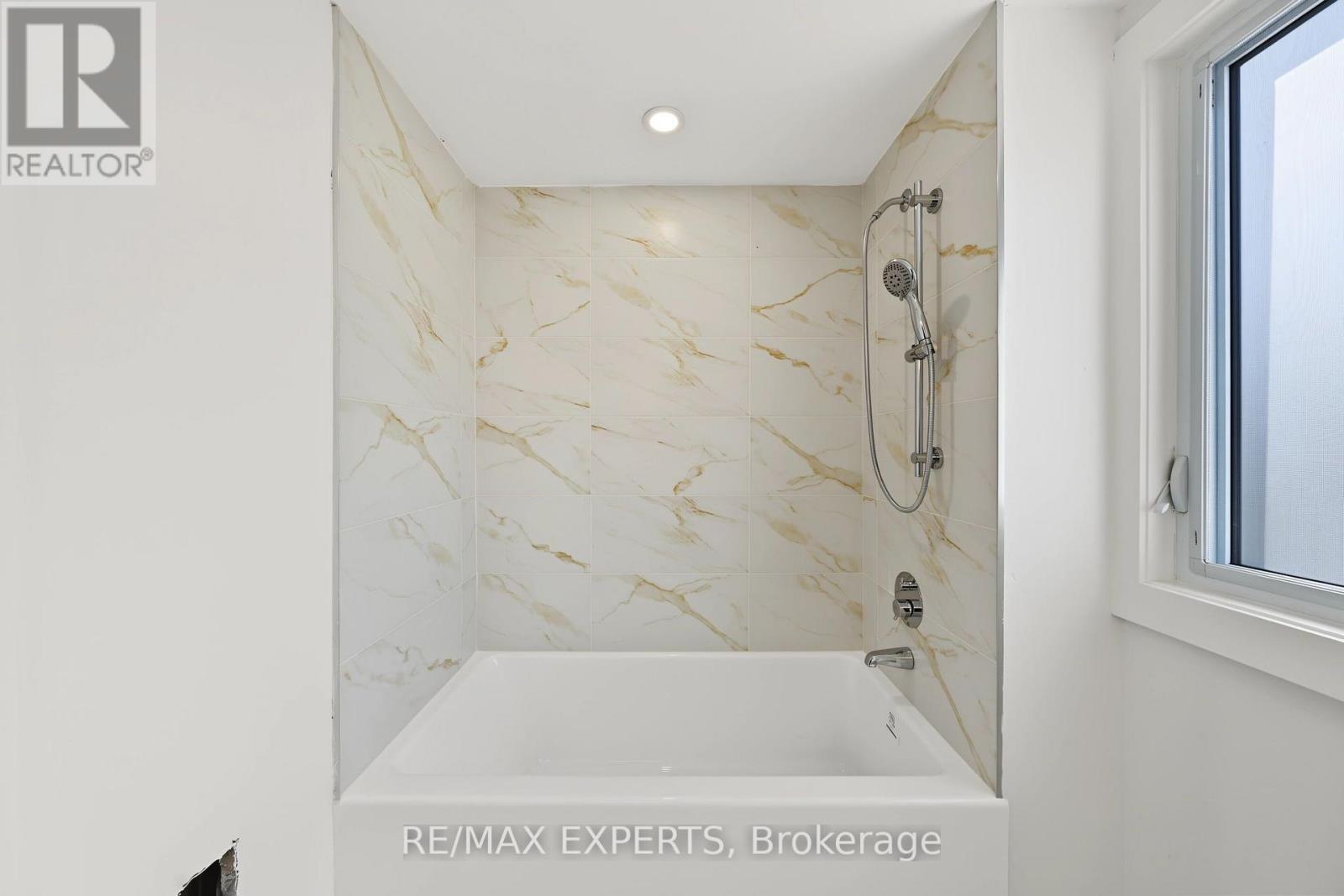 3 Greenacres Road, Toronto, Ontario  M6M 4A6 - Photo 20 - W13824032