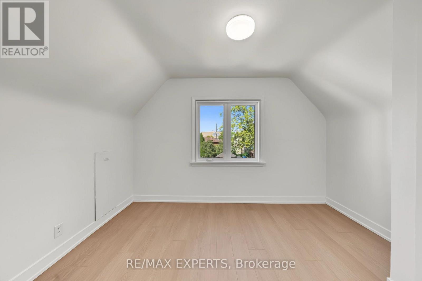 3 Greenacres Road, Toronto, Ontario  M6M 4A6 - Photo 22 - W13824032