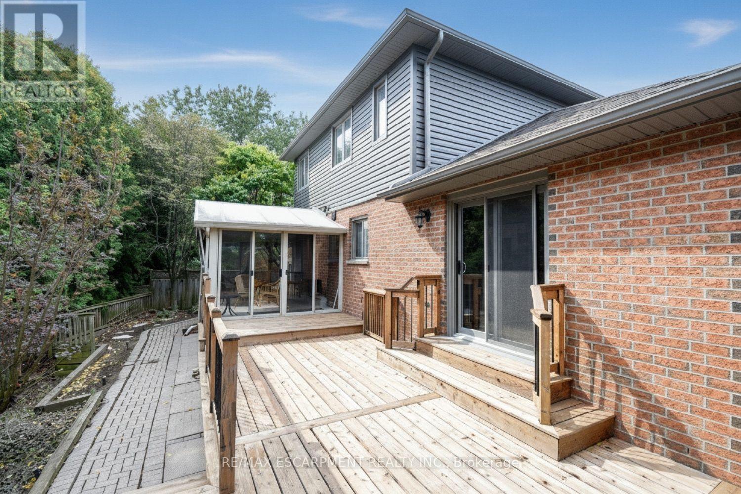 715 Bateman Court, Burlington, Ontario  L7T 4K5 - Photo 40 - W13824108