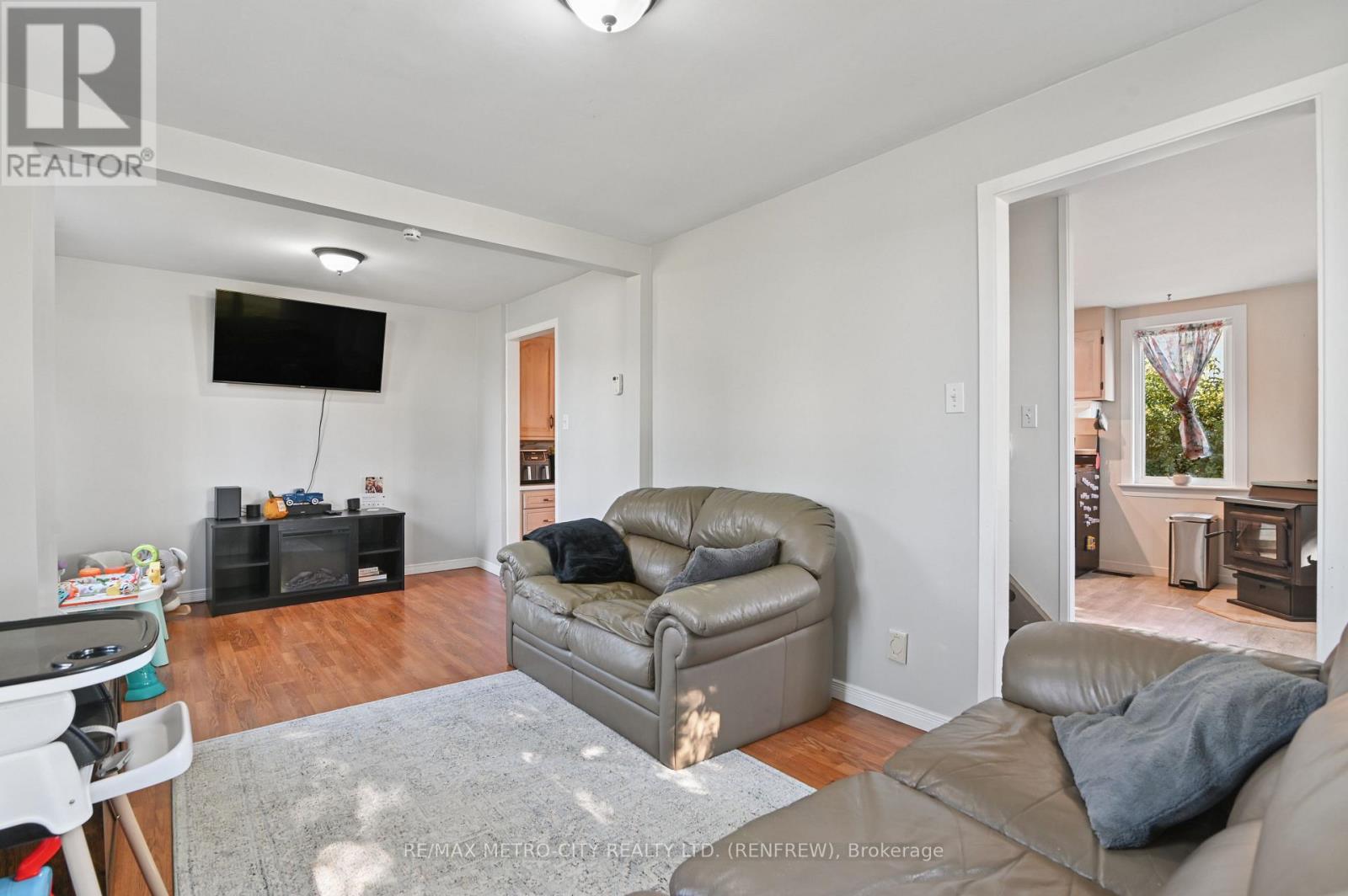2328 Kerr Line, Whitewater Region, Ontario  K0J 1V0 - Photo 12 - X13823932