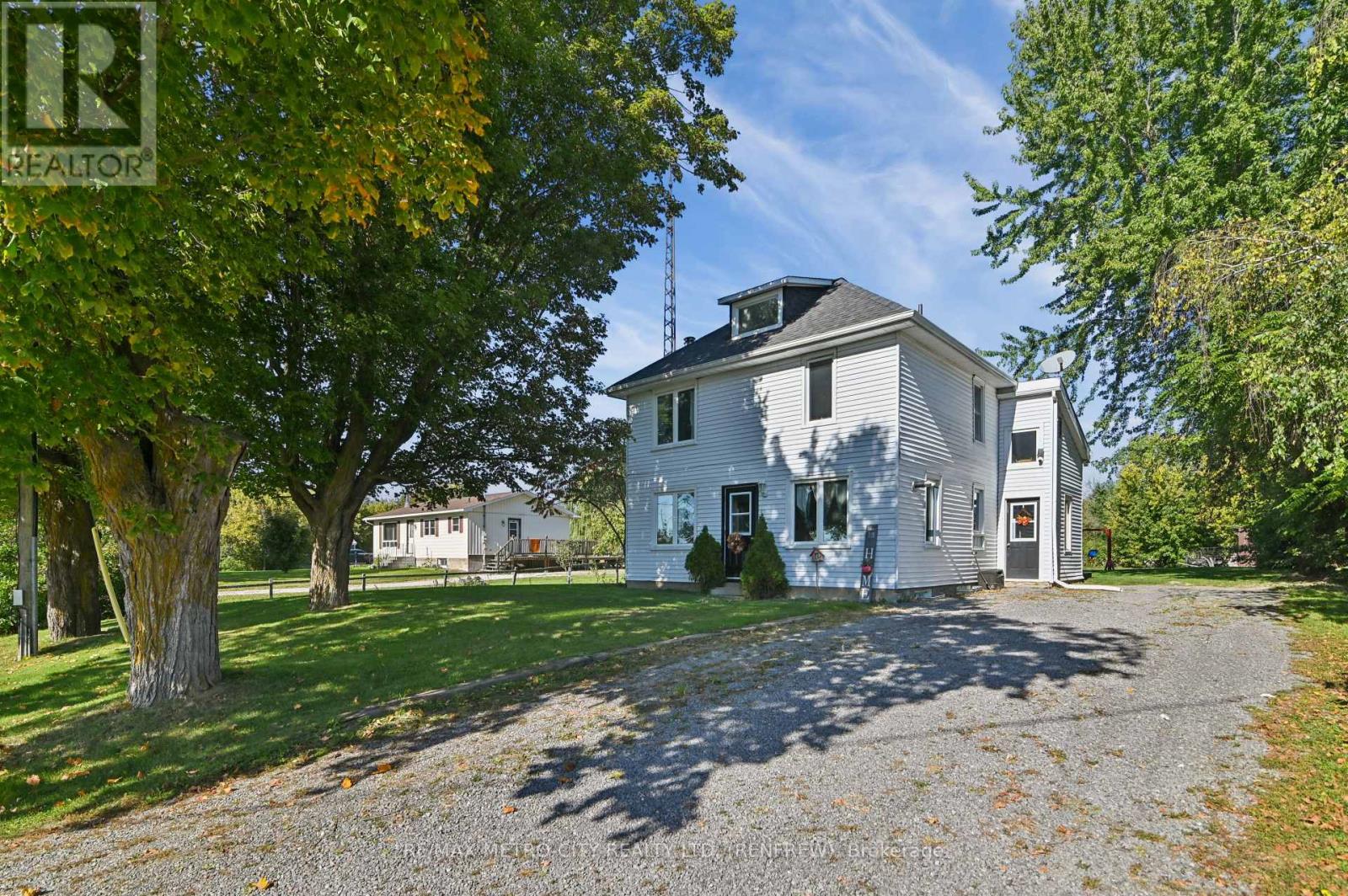 2328 Kerr Line, Whitewater Region, Ontario  K0J 1V0 - Photo 2 - X13823932