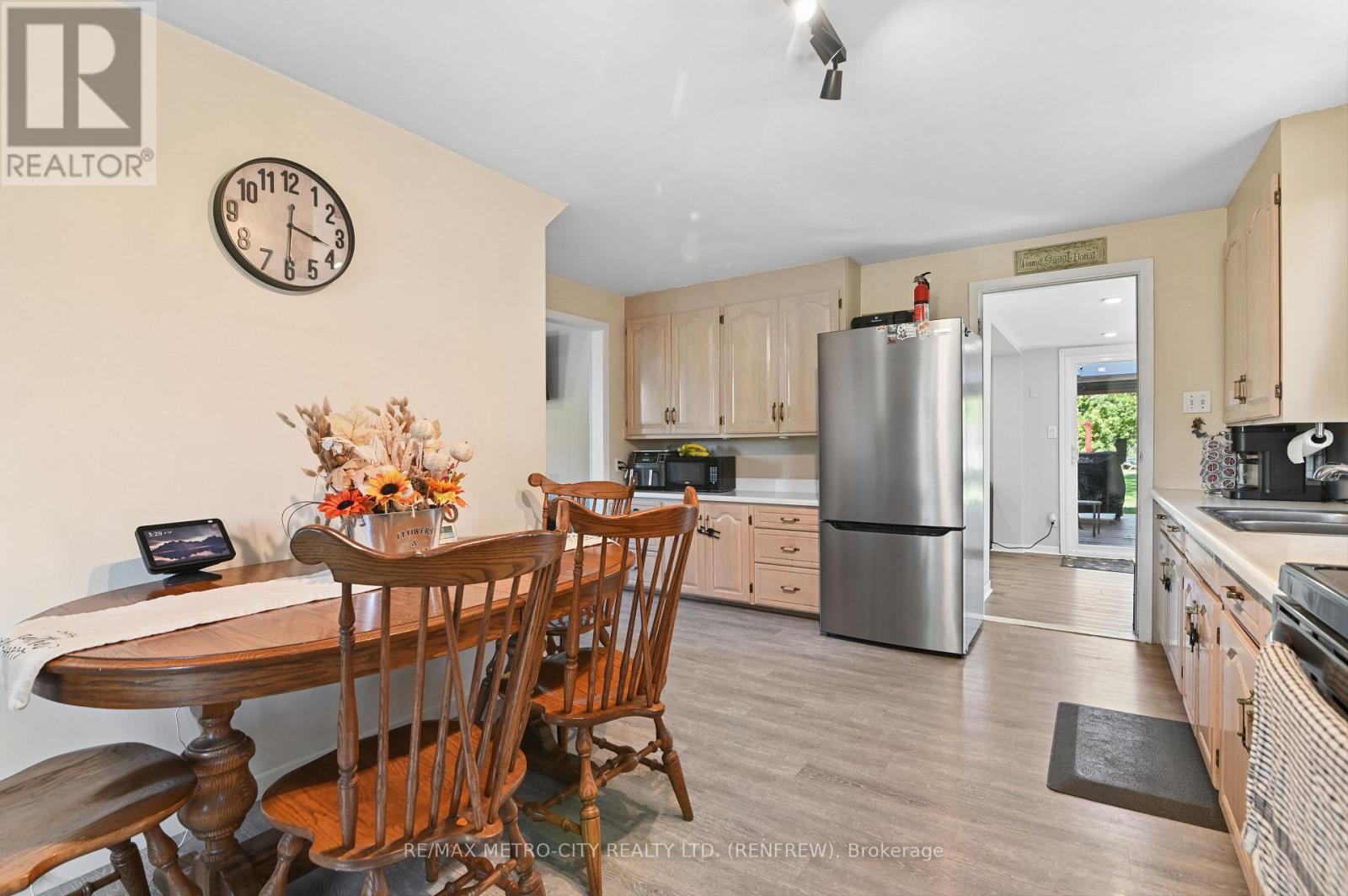 2328 Kerr Line, Whitewater Region, Ontario  K0J 1V0 - Photo 6 - X13823932