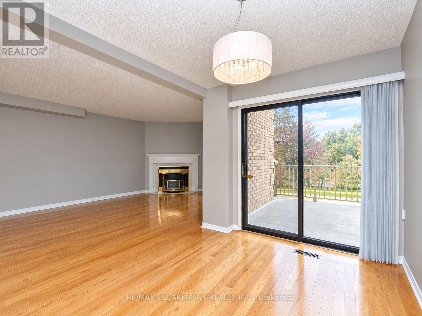 38 - 38 Elora Drive, Hamilton, Ontario  L9C 7L5 - Photo 4 - X13769158