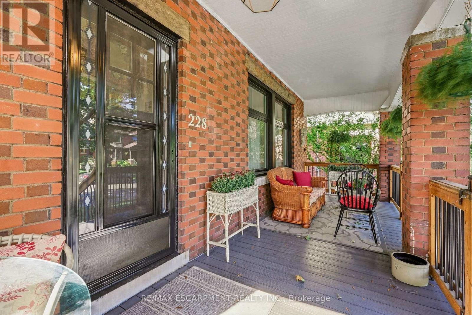 228 Sherman Avenue S, Hamilton, Ontario  L8M 2R3 - Photo 4 - X13823788