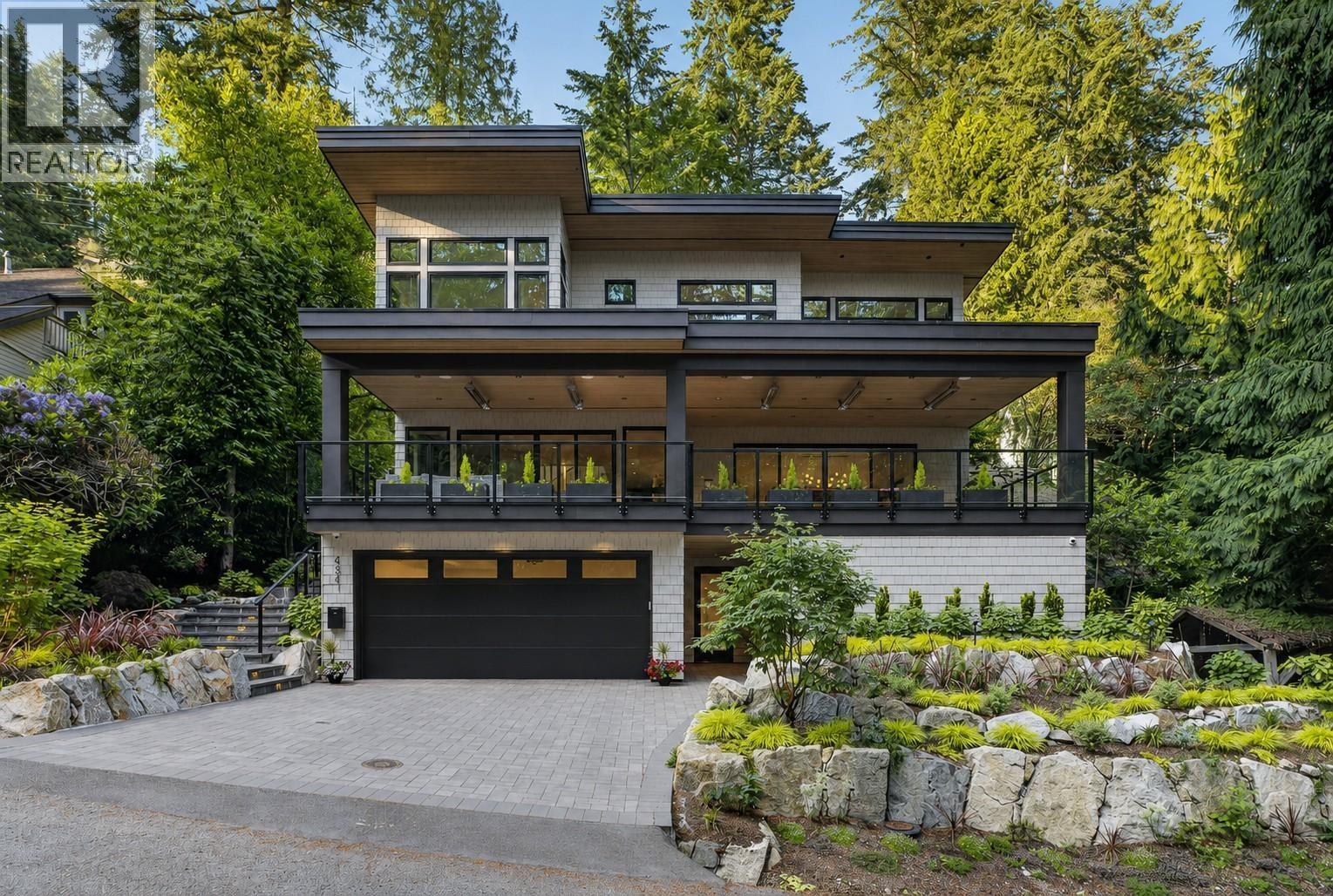 4841 The Dale, West Vancouver, British Columbia  V7W 1K2 - Photo 2 - R3131192