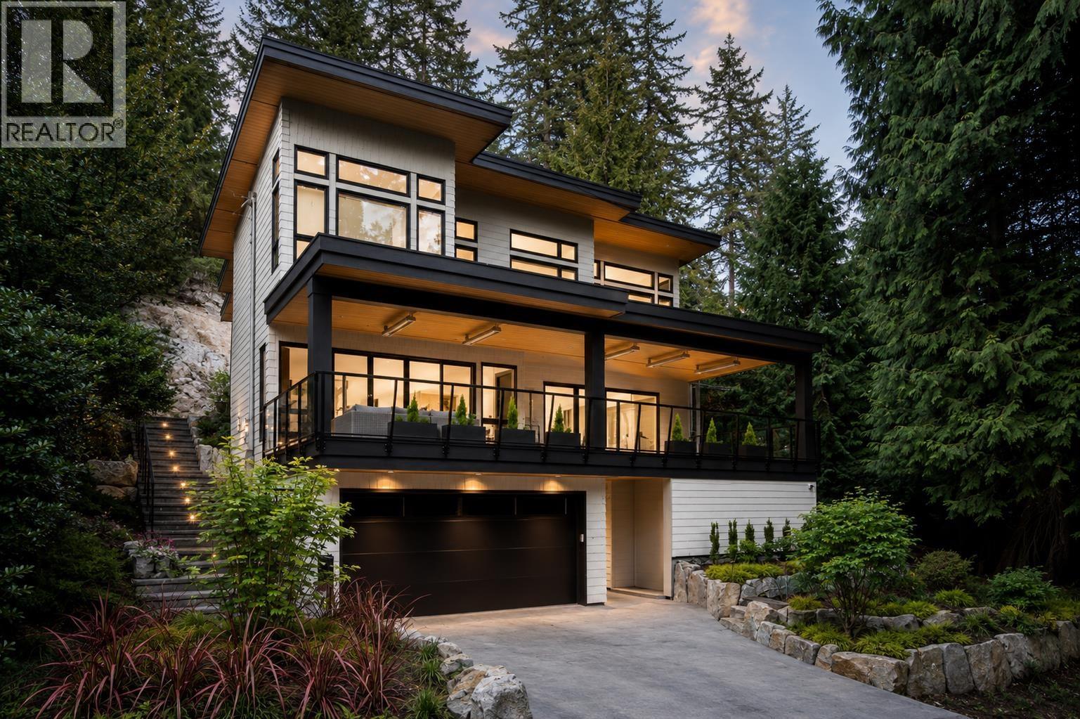 4841 The Dale, West Vancouver, British Columbia  V7W 1K2 - Photo 3 - R3131192