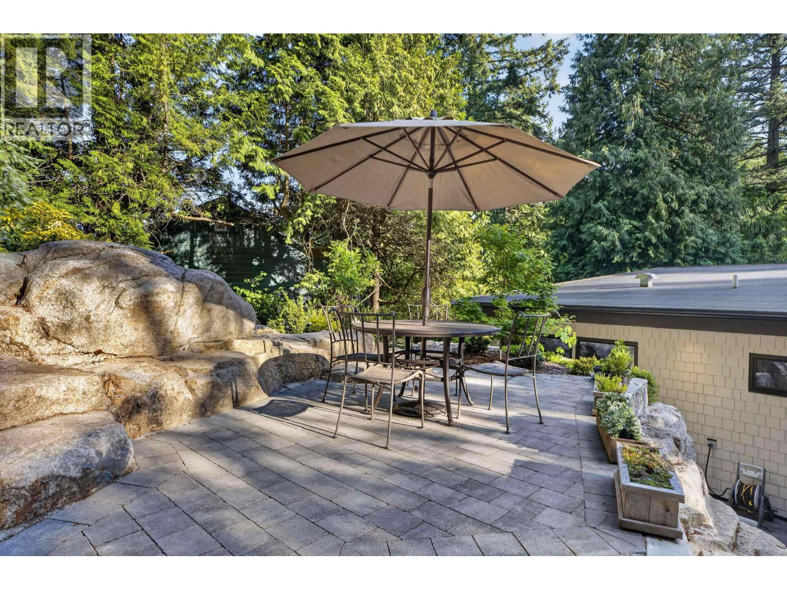 4841 The Dale, West Vancouver, British Columbia  V7W 1K2 - Photo 37 - R3131192