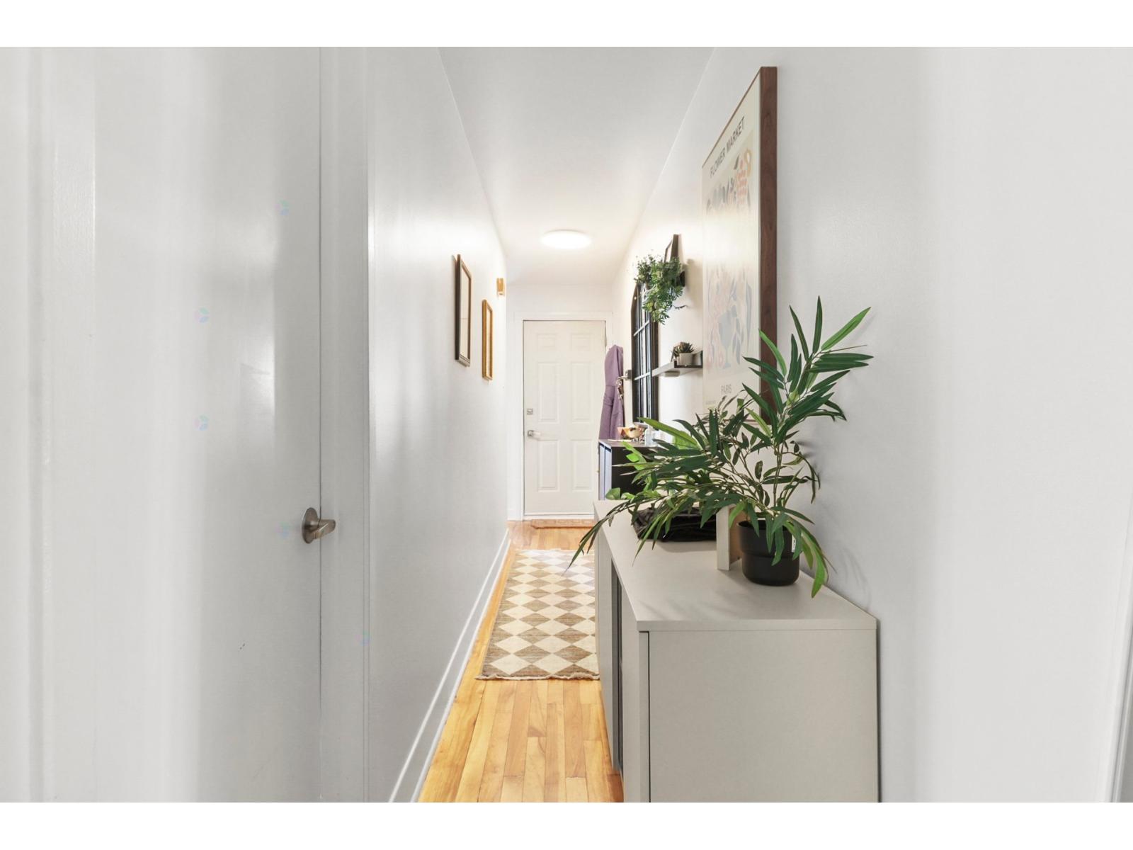 290 Rue Émile Laval (Laval-des-Rapides) Quebec Canada H7N4L9 2