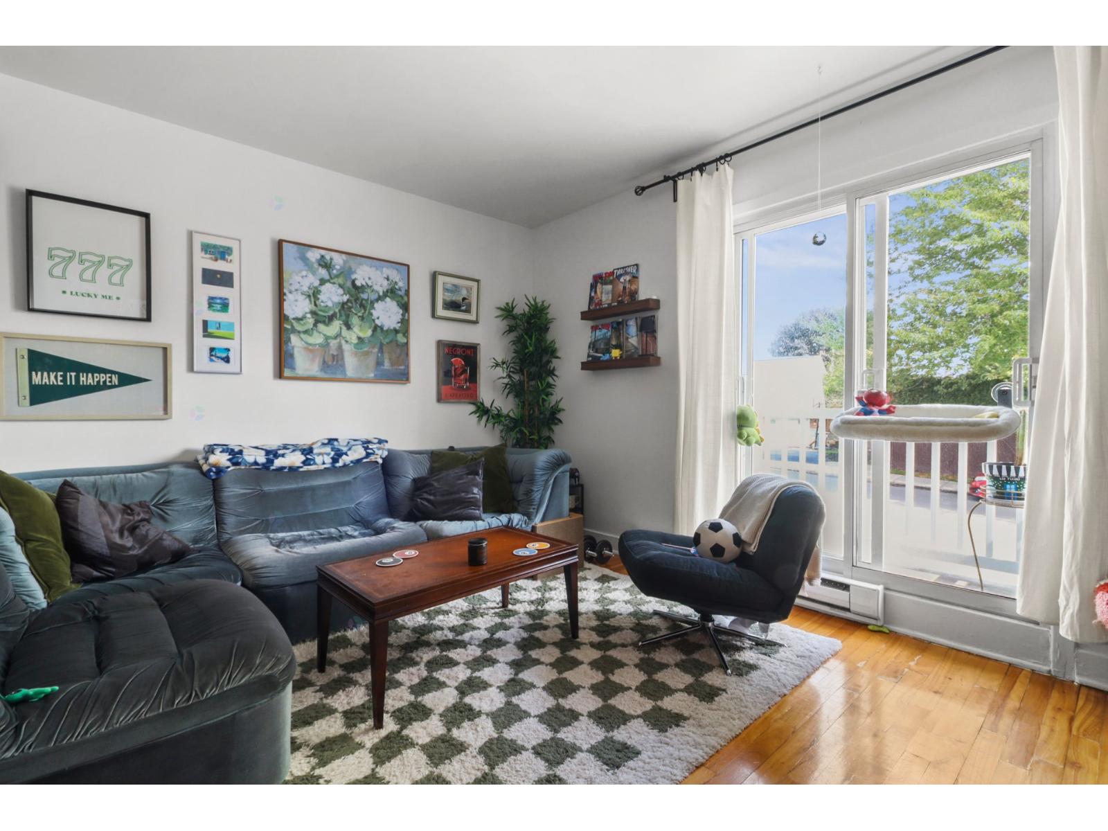 290 Rue Émile Laval (Laval-des-Rapides) Quebec Canada H7N4L9 3