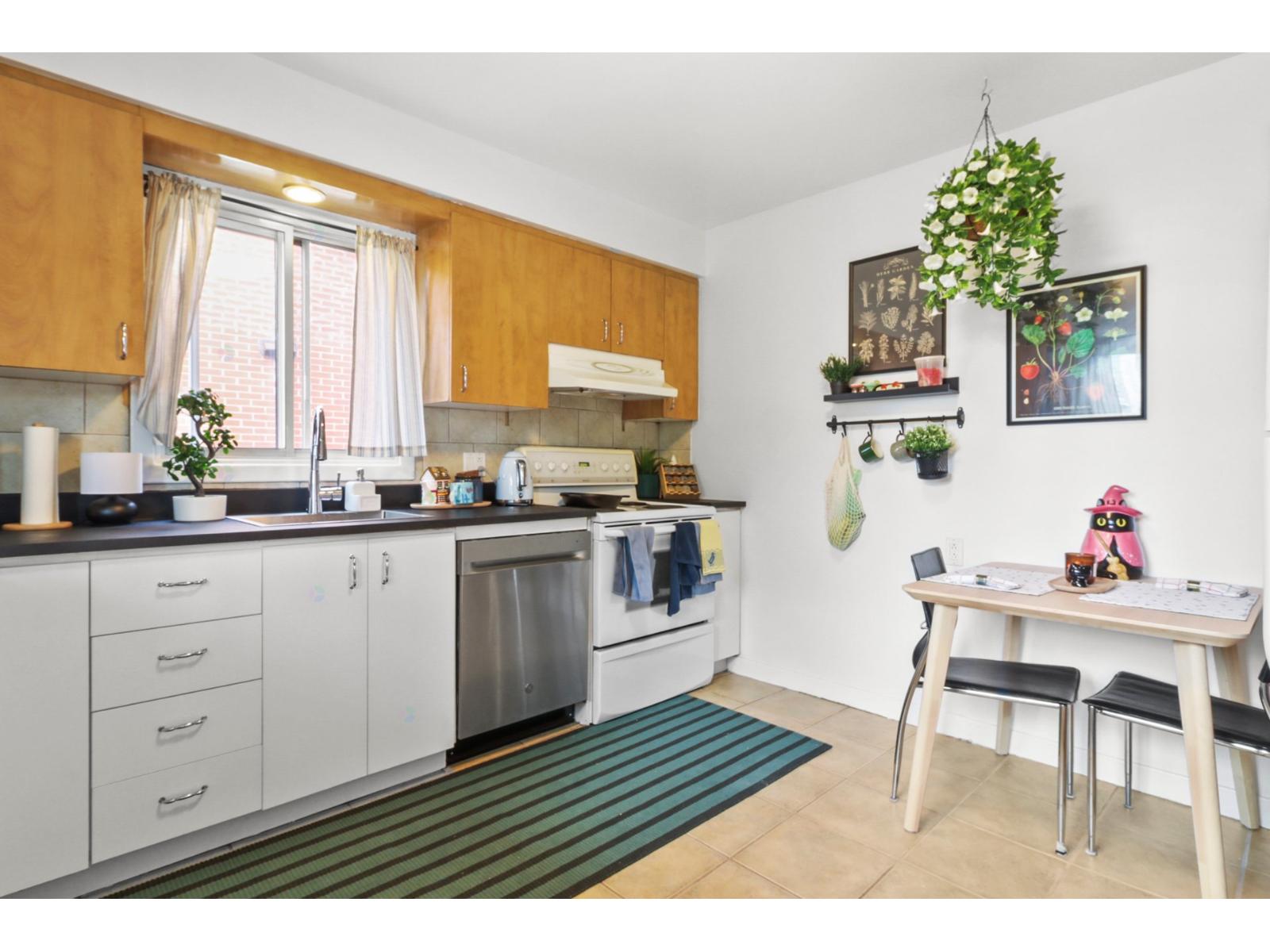 290 Rue Émile Laval (Laval-des-Rapides) Quebec Canada H7N4L9 5