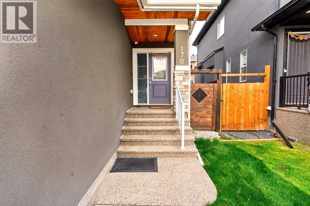 170 Kinniburg Crescent, Chestermere, Alberta  T1X 1Y1 - Photo 3 - A2347830