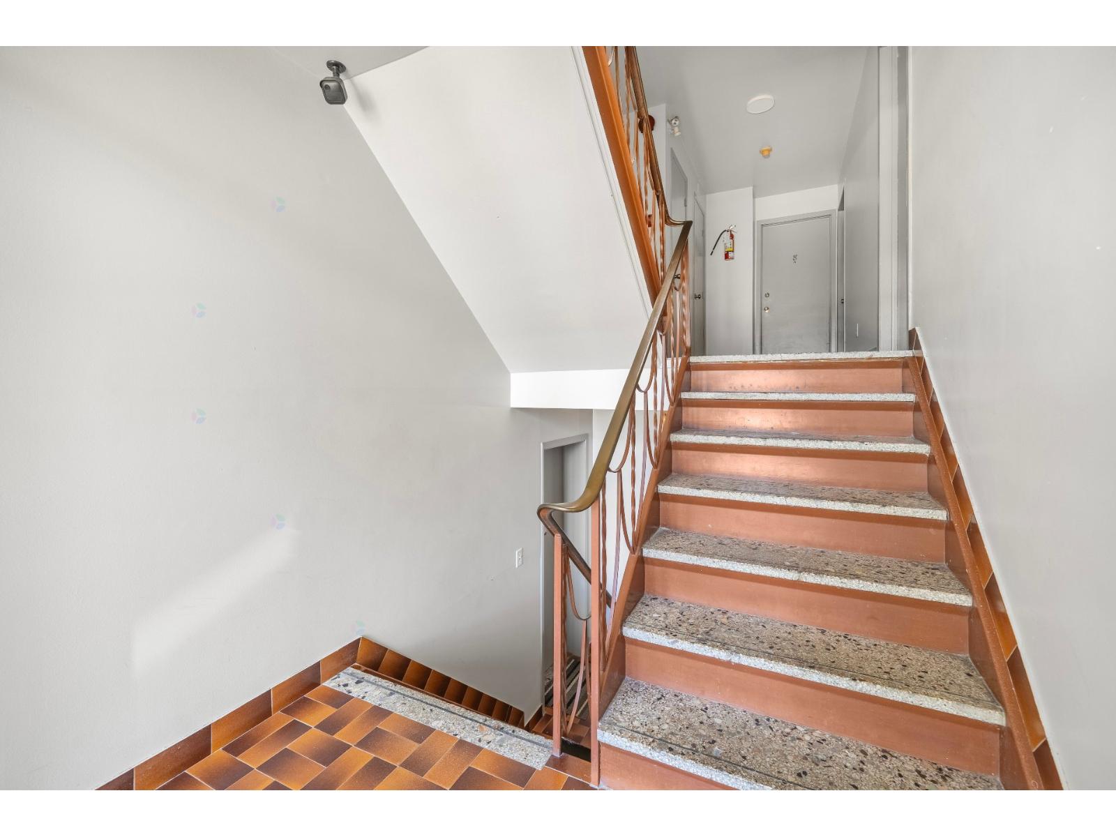 945 Rue Ernest-S.-Mathieu Terrebonne (Terrebonne) Quebec Canada J6W2Y2 5