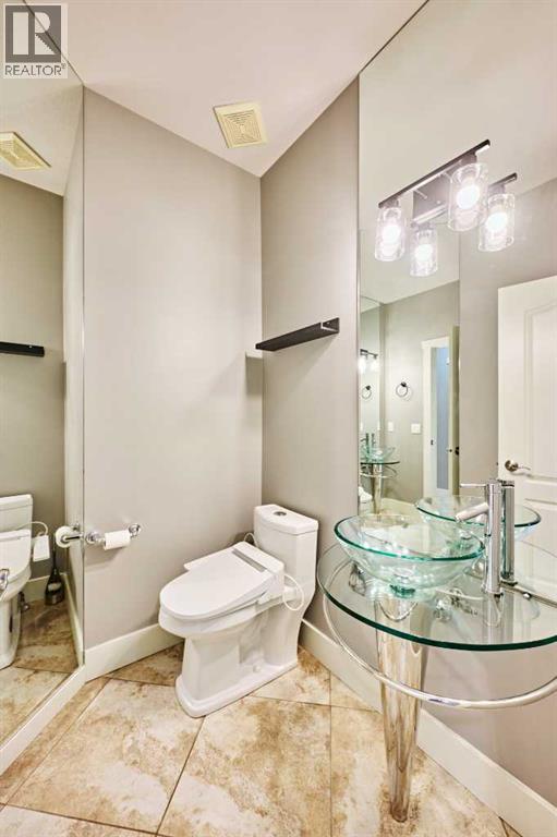 32 Evercreek Bluffs Crescent SW, Calgary, Alberta  T2Y 4P3 - Photo 21 - A2342935