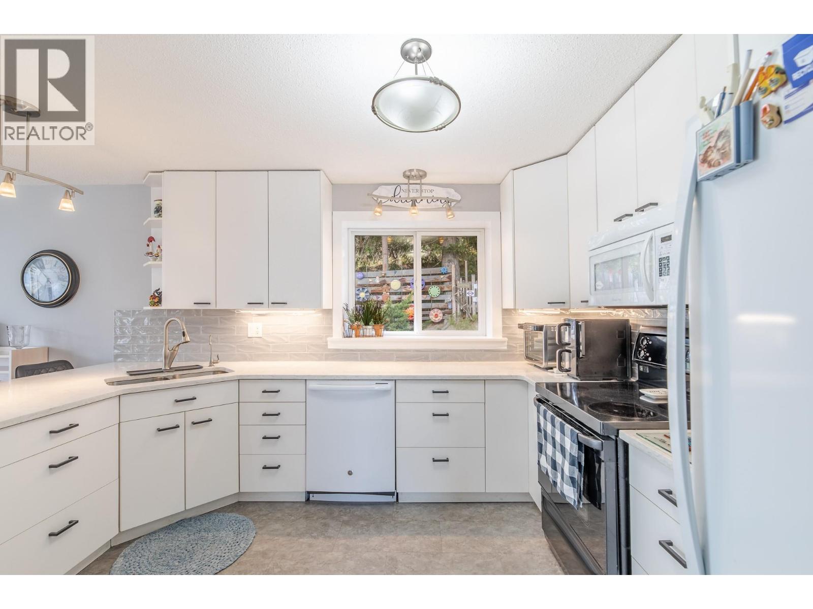 7315 Higgin Avenue, Summerland, British Columbia  V0H 1Z6 - Photo 12 - 10384763