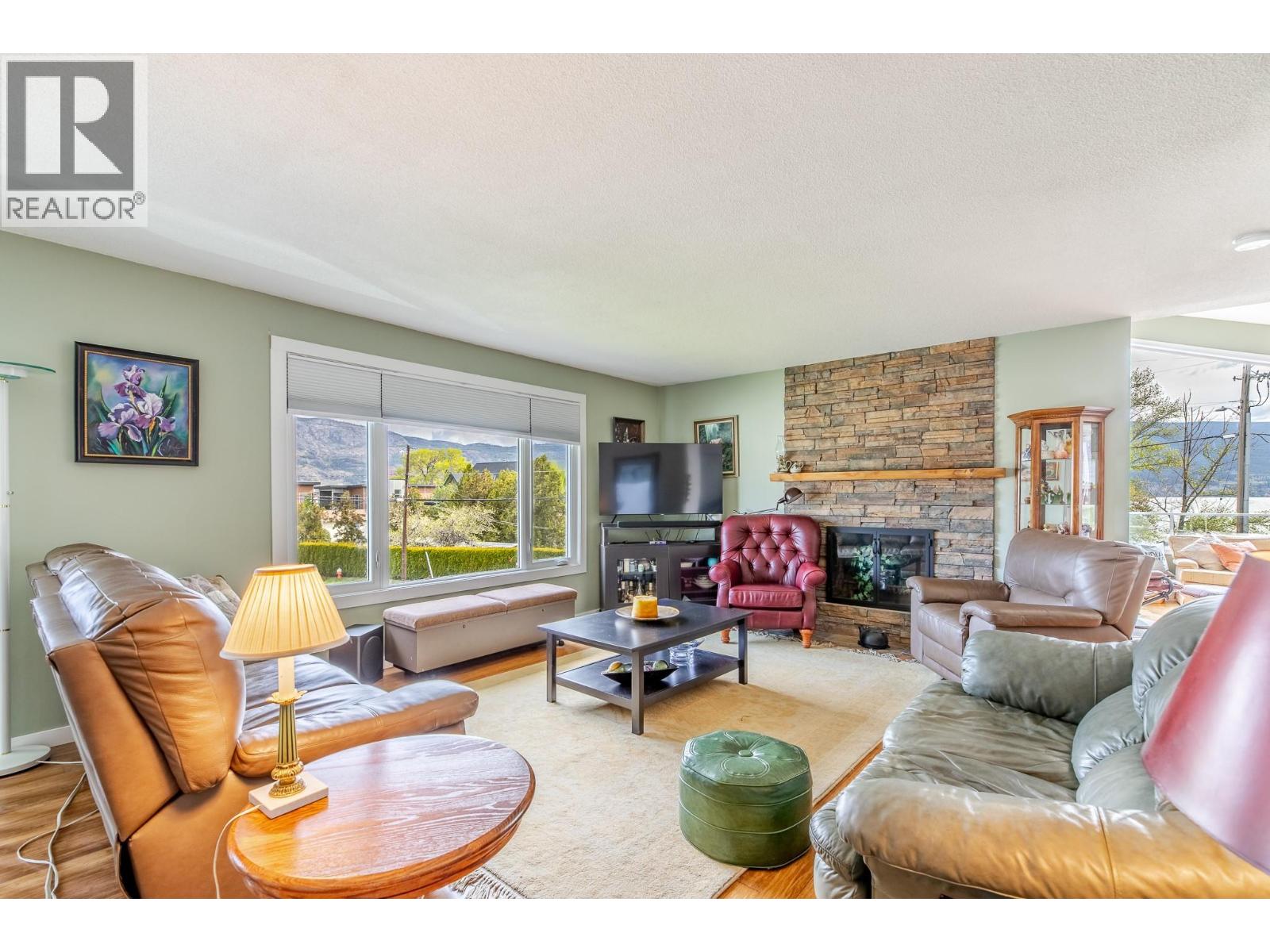 7315 Higgin Avenue, Summerland, British Columbia  V0H 1Z6 - Photo 4 - 10384763