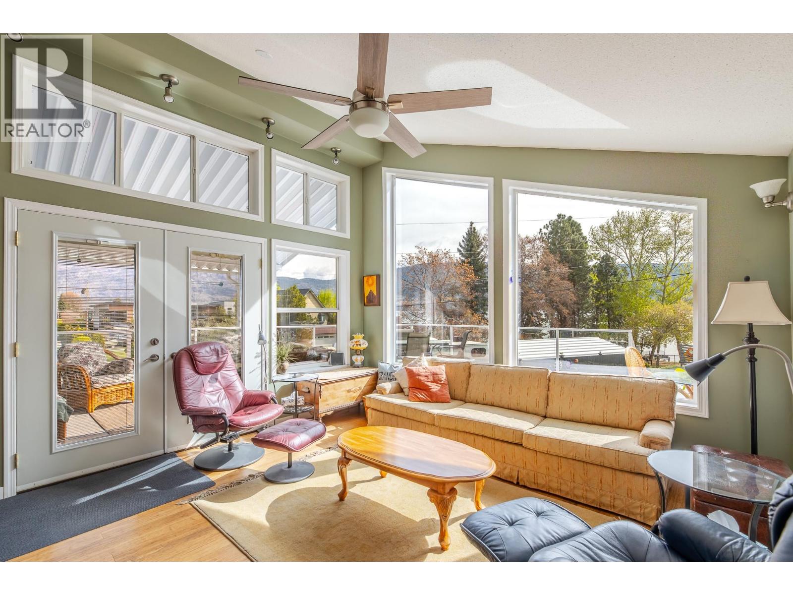 7315 Higgin Avenue, Summerland, British Columbia  V0H 1Z6 - Photo 8 - 10384763