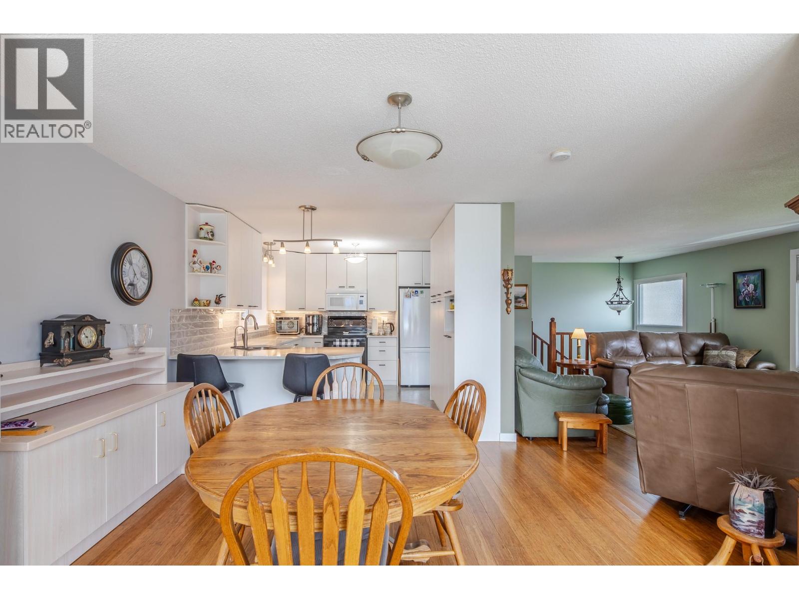 7315 Higgin Avenue, Summerland, British Columbia  V0H 1Z6 - Photo 9 - 10384763
