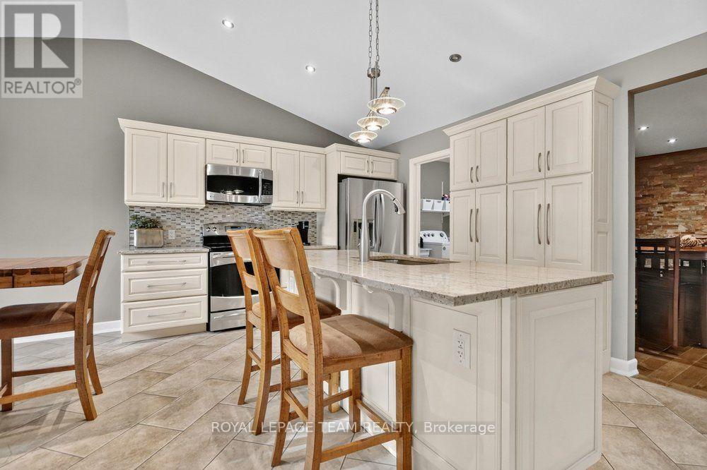 5668 Mahogony Harbour Lane, Ottawa, Ontario  K4M 1K9 - Photo 16 - X13824228