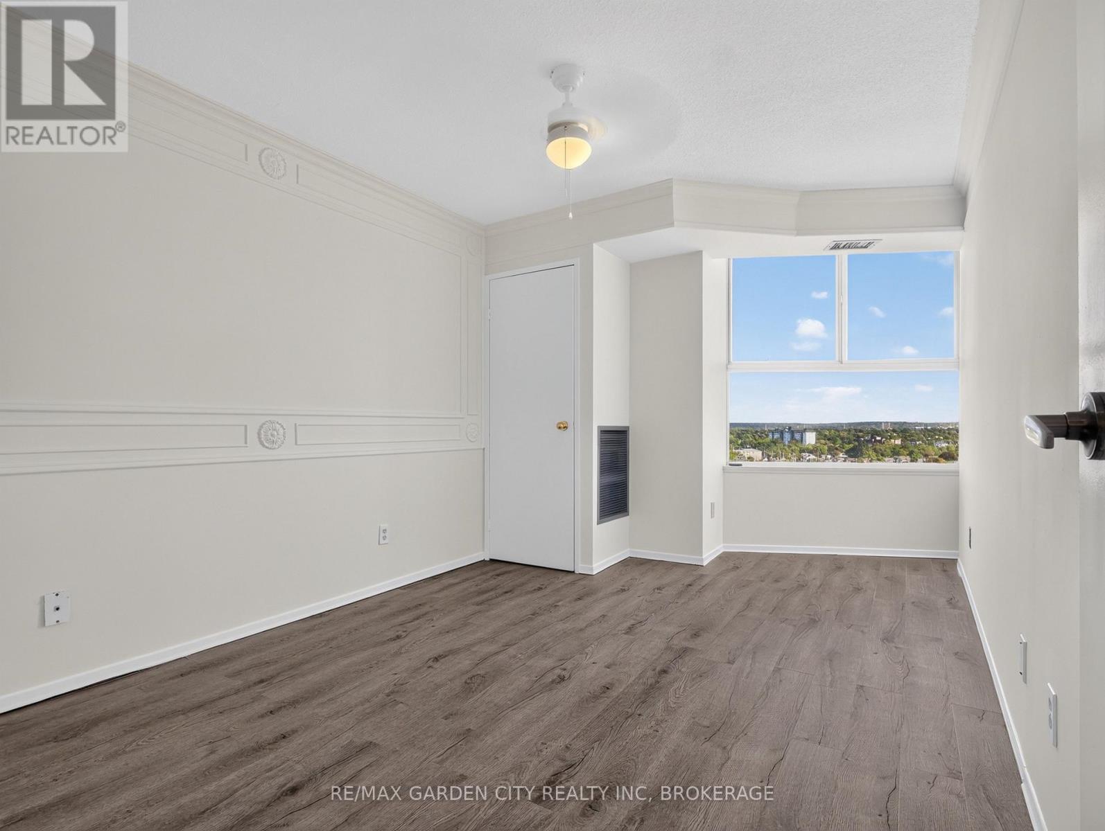 1107 - 7 Gale Crescent, St. Catharines (E. Chester), Ontario  L2R 7M8 - Photo 12 - X13824238