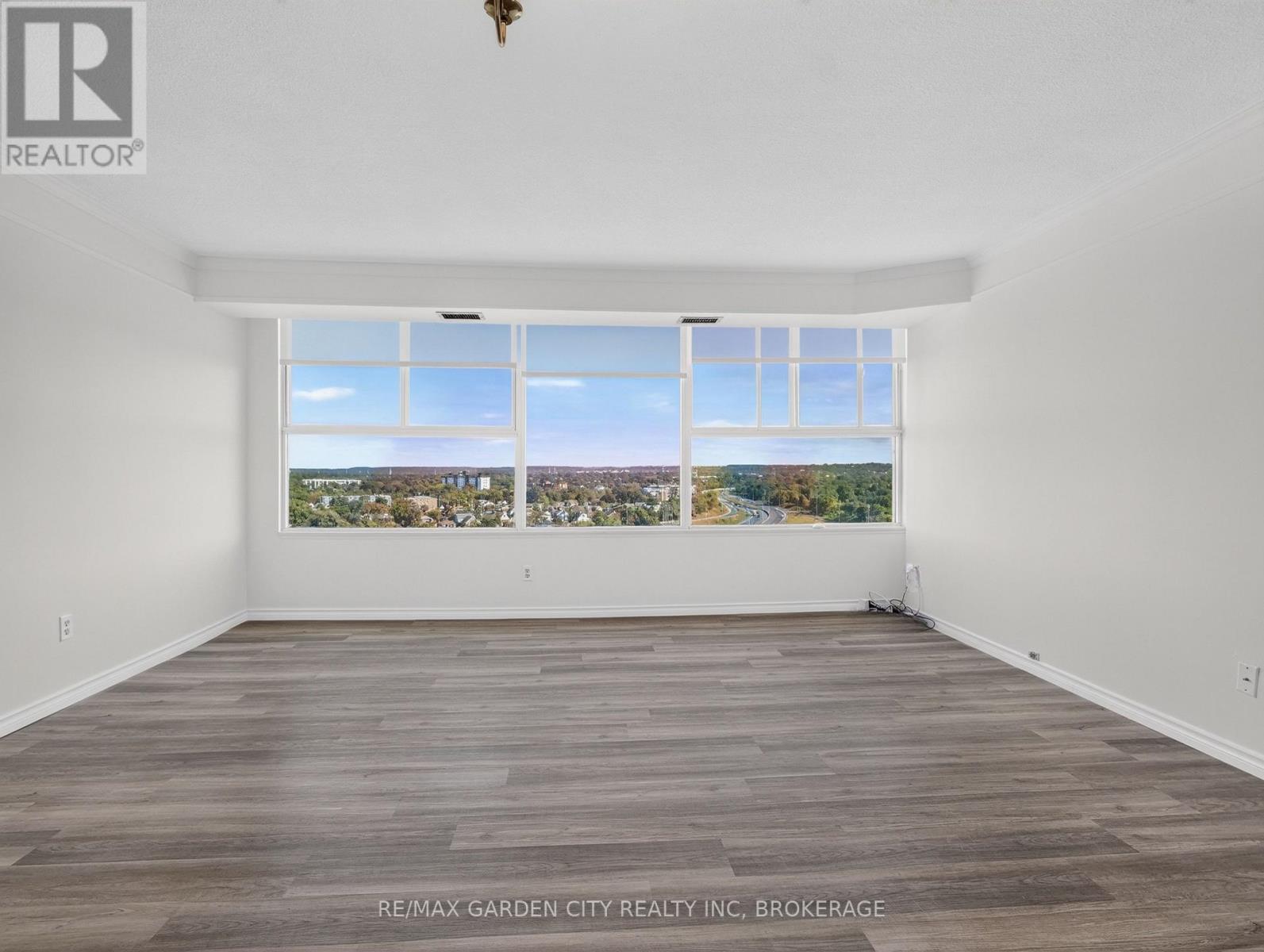 1107 - 7 Gale Crescent, St. Catharines (E. Chester), Ontario  L2R 7M8 - Photo 6 - X13824238