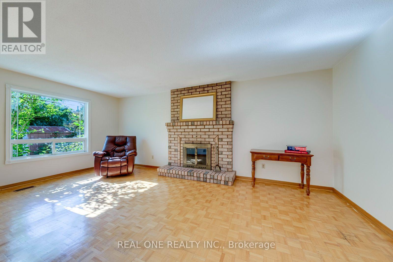 1332 Greenwood Crescent, Oakville, Ontario  L6J 6V3 - Photo 10 - W13822652