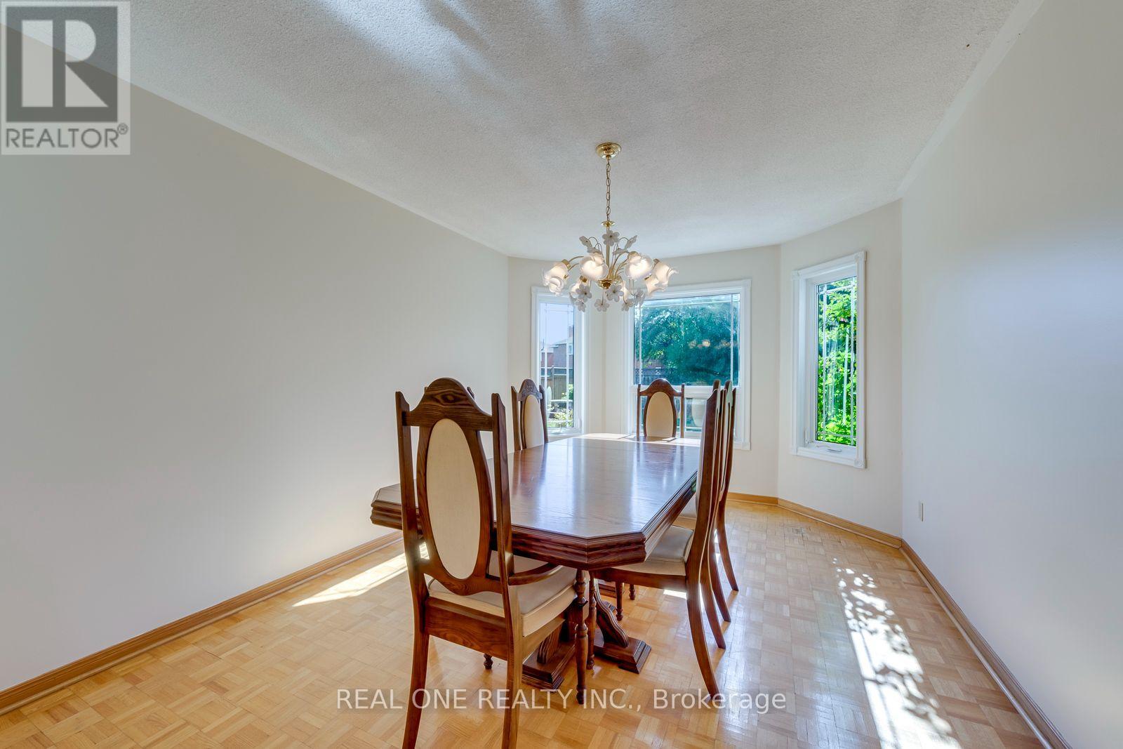 1332 Greenwood Crescent, Oakville, Ontario  L6J 6V3 - Photo 12 - W13822652