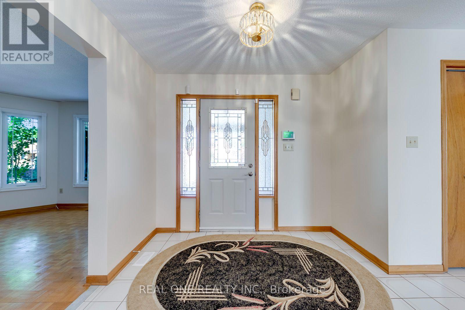1332 Greenwood Crescent, Oakville, Ontario  L6J 6V3 - Photo 6 - W13822652