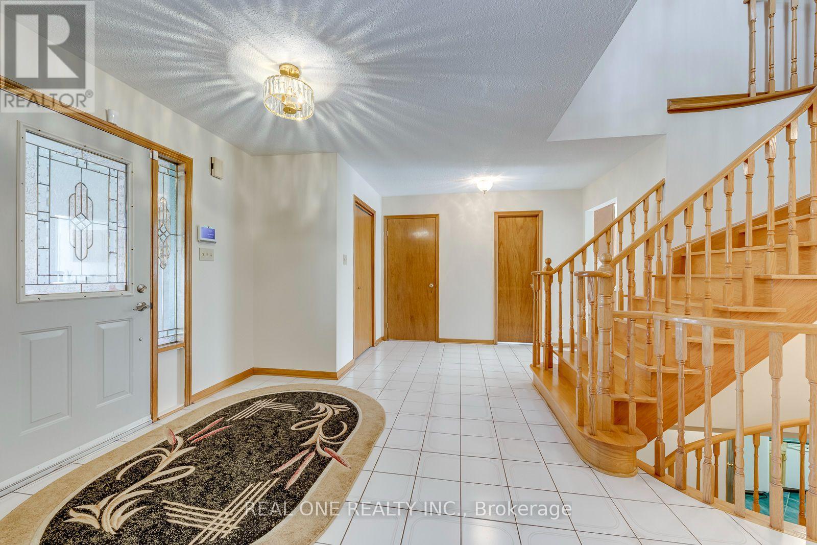 1332 Greenwood Crescent, Oakville, Ontario  L6J 6V3 - Photo 7 - W13822652