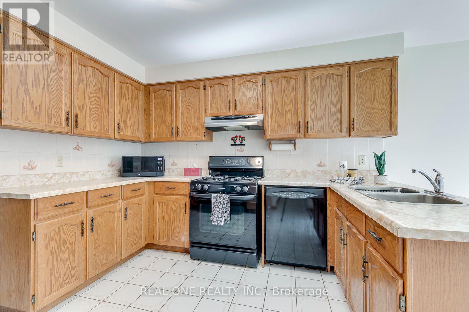 1332 Greenwood Crescent, Oakville, Ontario  L6J 6V3 - Photo 16 - W13822652