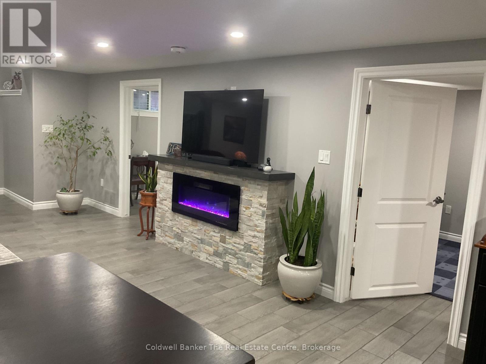 105 Wellington Street, Gravenhurst (Muskoka (S)), Ontario  P1P 1B2 - Photo 17 - X13824164