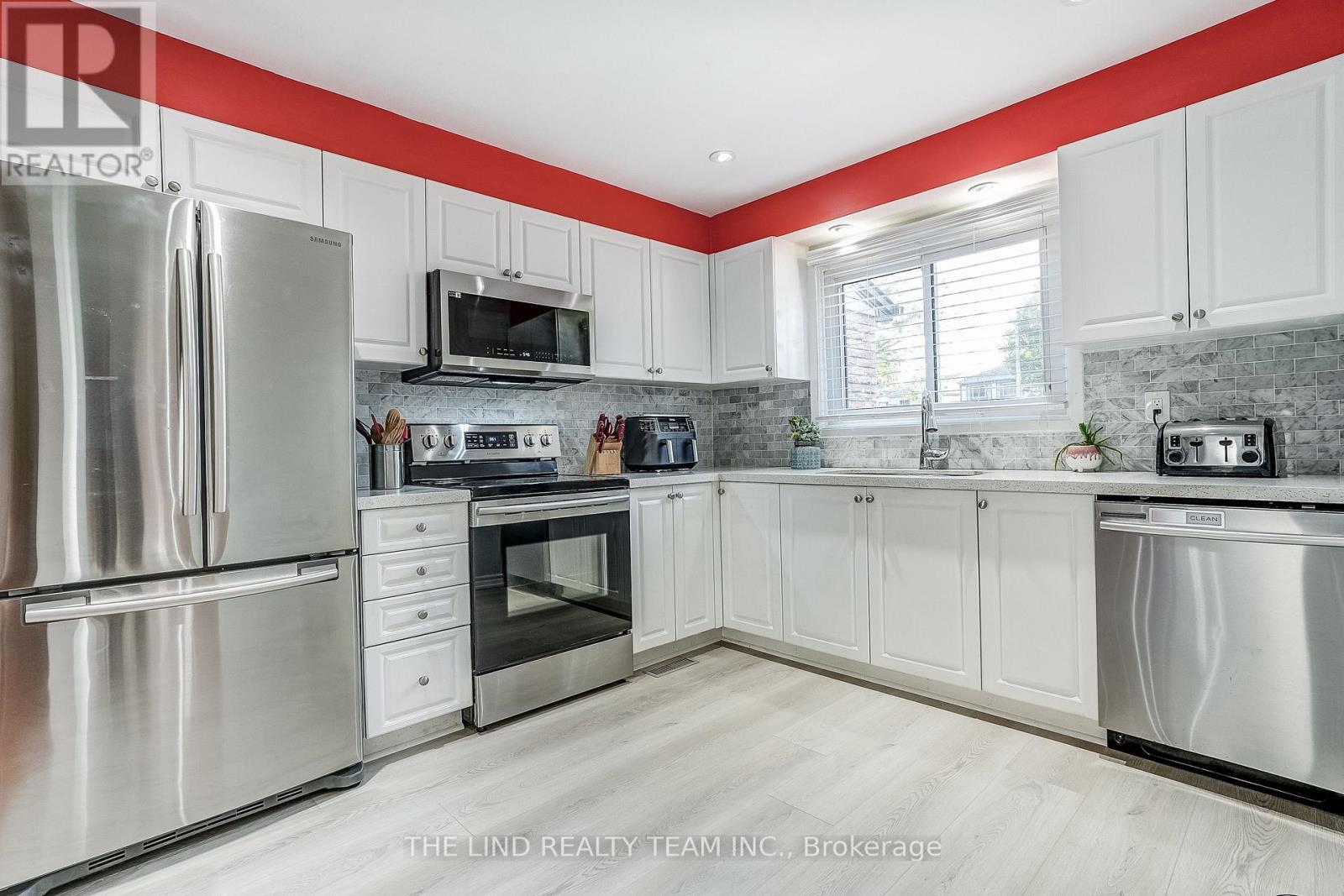 34 Banner Crescent, Ajax, Ontario  L1S 3S9 - Photo 5 - E13824240