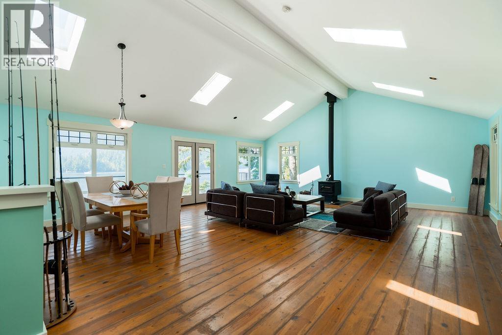 29 E Croker Island, North Vancouver, British Columbia  V0V 0V0 - Photo 4 - R3149933