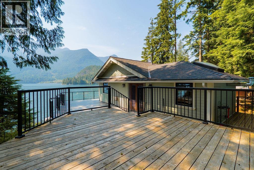 29 E Croker Island, North Vancouver, British Columbia  V0V 0V0 - Photo 34 - R3149933