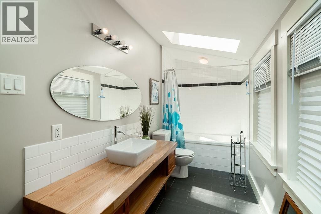 29 E Croker Island, North Vancouver, British Columbia  V0V 0V0 - Photo 17 - R3149933
