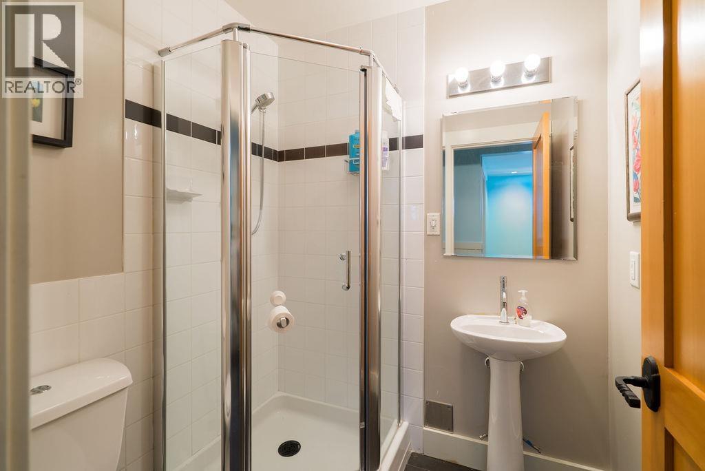 29 E Croker Island, North Vancouver, British Columbia  V0V 0V0 - Photo 25 - R3149933