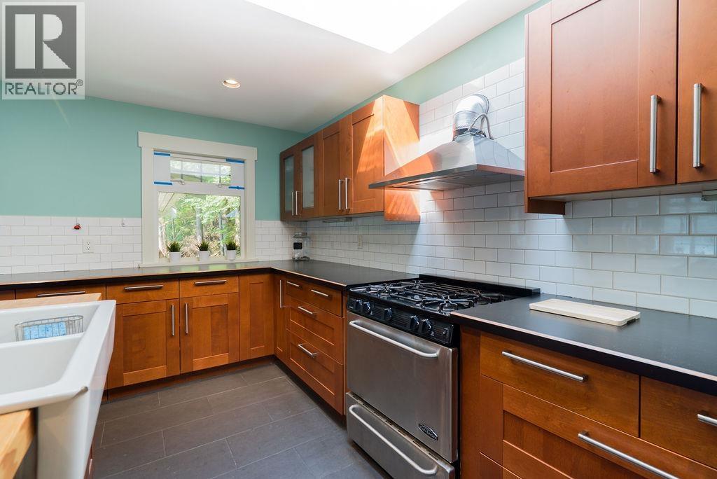 29 E Croker Island, North Vancouver, British Columbia  V0V 0V0 - Photo 13 - R3149933