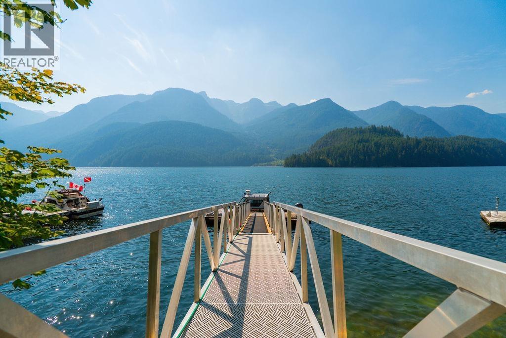 29 E Croker Island, North Vancouver, British Columbia  V0V 0V0 - Photo 3 - R3149933