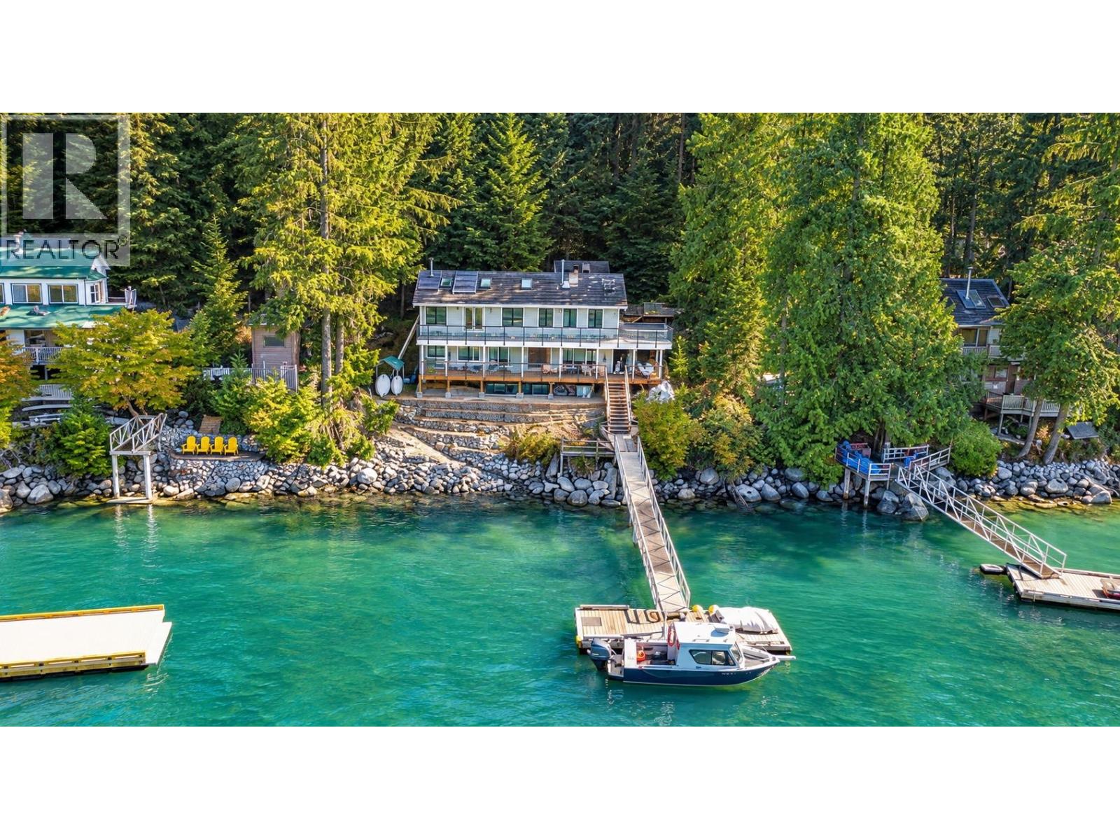 29 E Croker Island, North Vancouver, British Columbia  V0V 0V0 - Photo 2 - R3149933